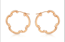 Fabergé Rococo, orecchini a cerchio in oro rosa.