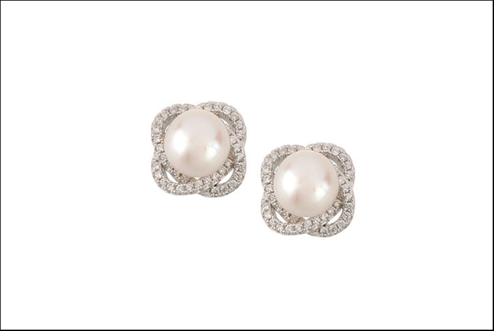 Bluespirit, orecchini Audrey, in argento, perle e zirconi.