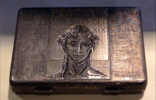 Mario Buccellati, portasigarette rettangolare in argento con incisione sul coperchio del busto della Vittoria e scritta Fiume d'Italia/ XII Settembre/MCMXIX