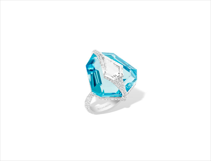 Collezione Kissing Diamond, anello in oro bianco con diamante incastonato in una acquamarina