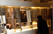 Una delle sale che accoglie la mostra dedicata alla dinastia Buccellati, a Palazzo Pitti, a Firenze