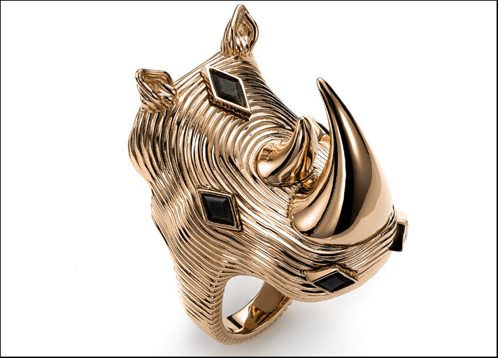 Mattioli, Urban Animals anello rinoceronte in oro rosa e ossidiana. Prezzo: 6.450 euro