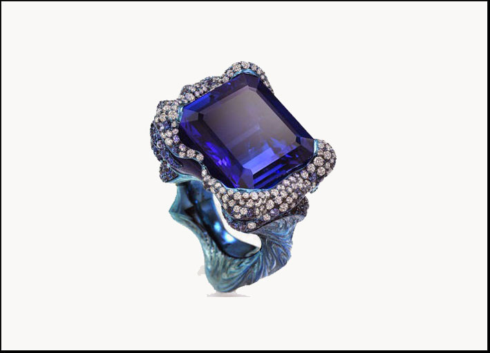 Wallace Chan, anello con tanzanite da 22 carati, lapislazzuli, diamanti e zaffiri 