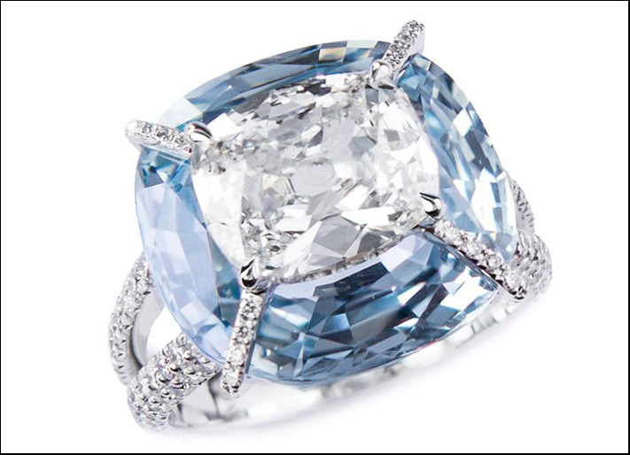 Bogh-Art, anello Kissing Diamonds con un diamante bianco posto sopra uno zaffiro azzurro