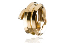 Bernar Venet, anello in oro Ligne indéterminée