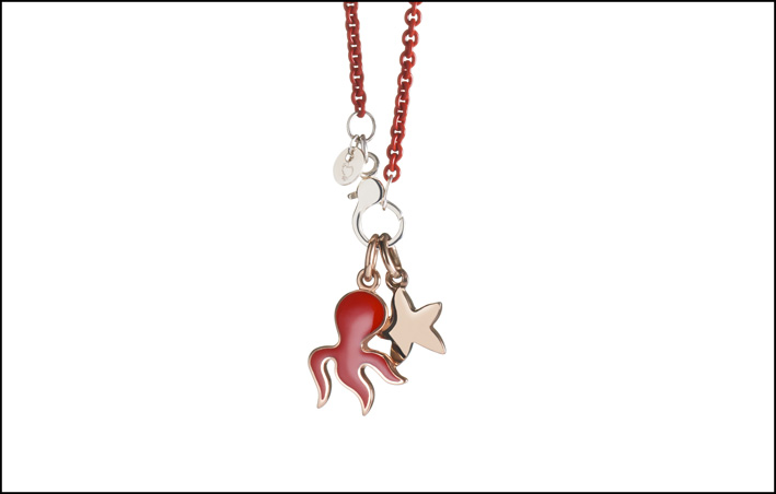 Dodo chained (in red)