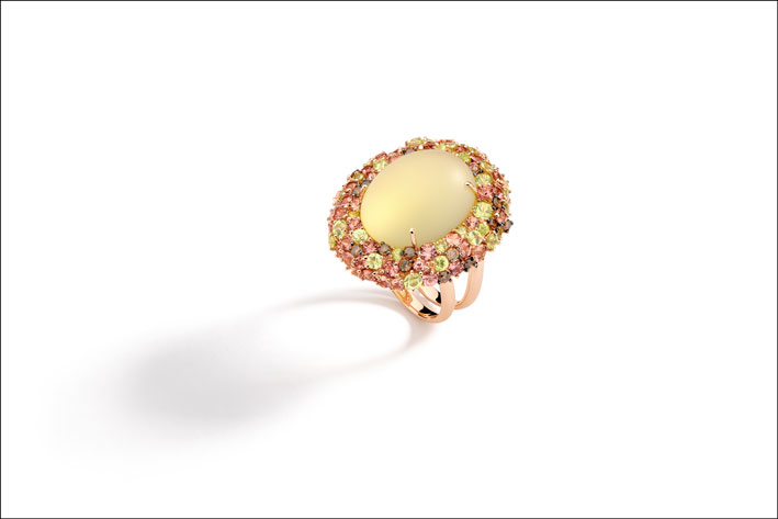 8K rose gold ring, hand engraved with brown diamond, lemon quartz, African chrysoberyl and mandarin garnet