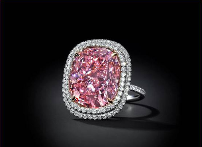 Il diamante rosa stimato 28 milioni di dollari