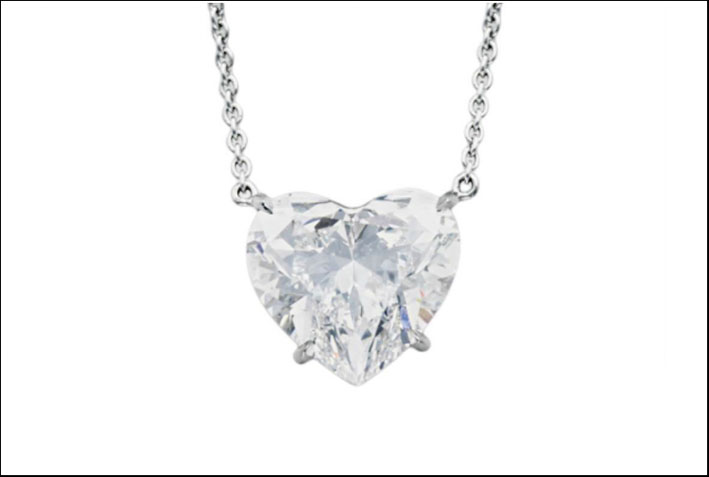 Diamante colore D, a forma di cuore di 12,75 carati. Venduto per 965mila dollari