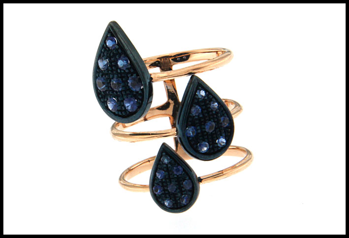 Collezione Drops, anello con tre gocce in oro rosa con zaffiri blu e diamanti