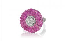 Nigaam, anello in oro bianco con diamanti e zaffiri rosa