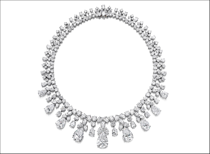 Collana di diamanti firmata Harry Winston. Stima: 5,4-6,1 milioni di dollari