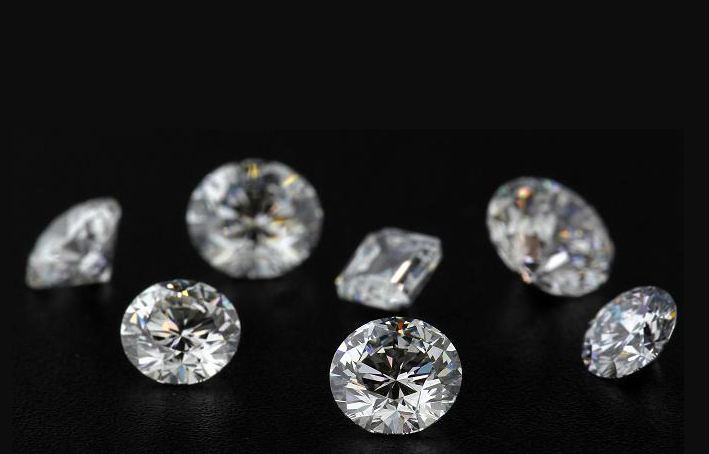Pietre sintetiche prodotte da New Diamond Technology
