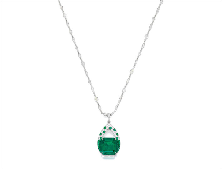 Pendente con smeraldo squadrati di 11 carati e diamanti