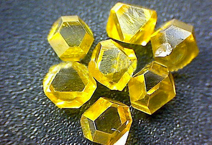 cristalli-sintetici-di-diamante
