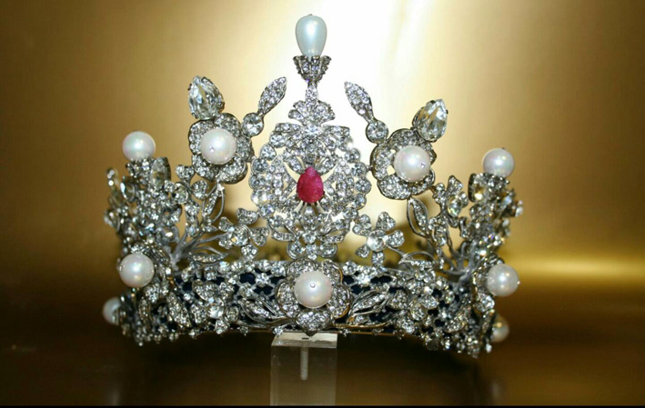 Corona per Miss Perla de Panama