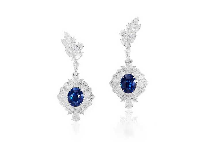Orecchini con zaffiro Royal Blue dello Sri Lanka per 13,71 carati e diamanti per 22,69 carati