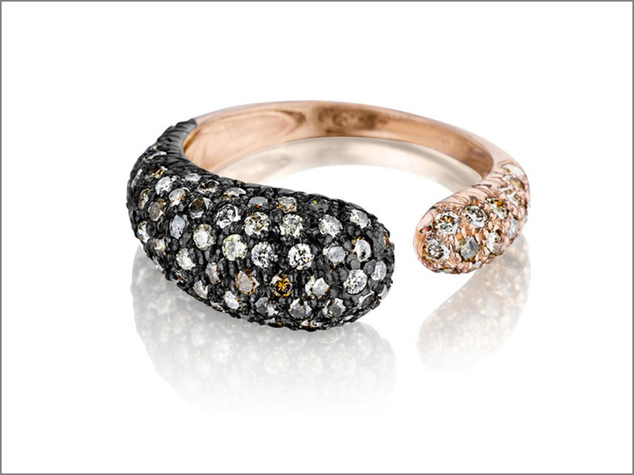 Collezione Gocce, anello in oro rosa e rodio nero con diamanti bianchi  e brown