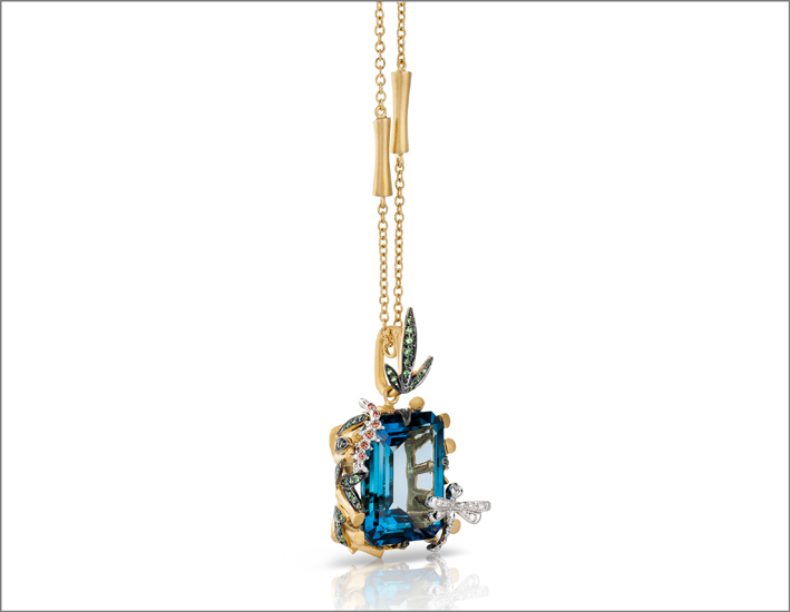 Necklace in satin yellow gold with colourless diamonds, blue topaz, tsavorite and orange sapphires 