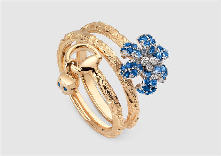 Anello della collezione Flora, oro giallo, diamanti e zaffiri