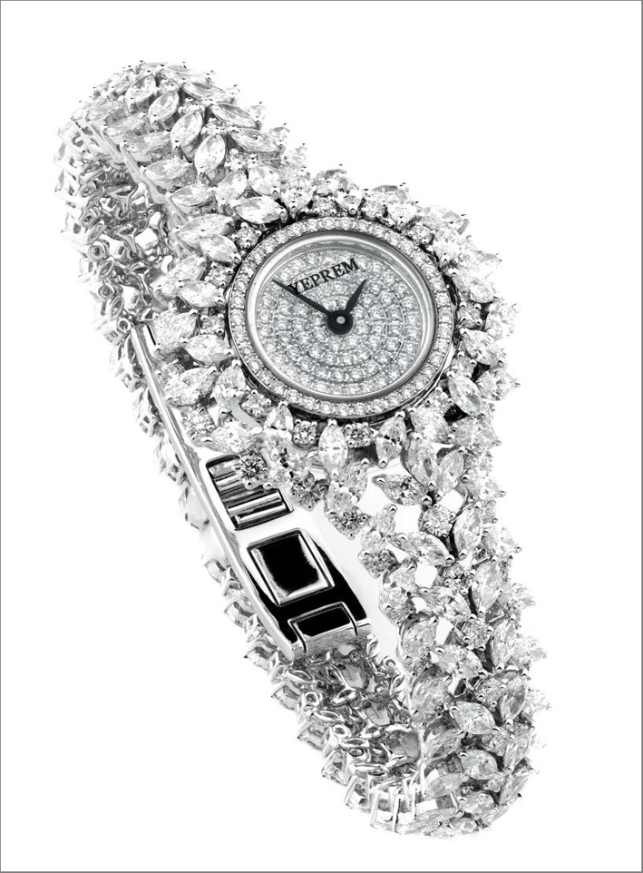 Majestic White, bracciale orologio in oro bianco con 354 diamanti