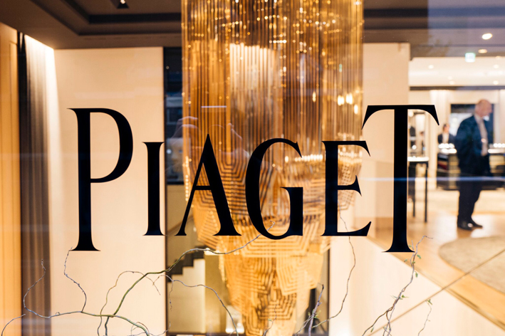 La vetrina di Piaget in via Verri, a Milano