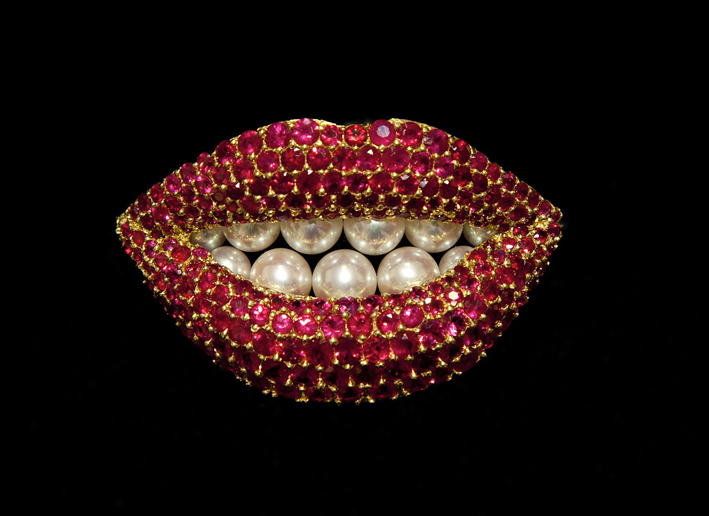 Salvator Dalì, spilla Lips, con rubini e perle, 1960