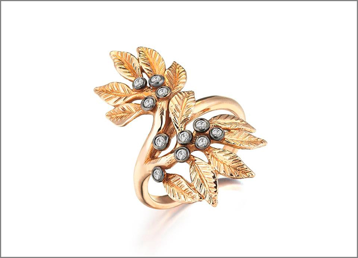 Anello Daphne in oro e diamanti, Flora collection
