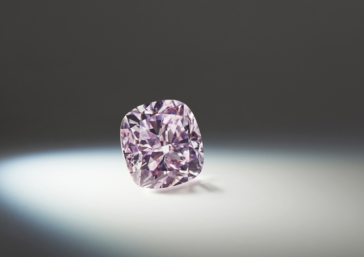 Diamante Aryle Avaline. Taglio a forma di cuscino, Fancy Purple Pink, 2,42 carati