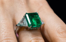 Crieri, anello con smeraldo della collezione Bogotà. Copyright: gioiellis.com