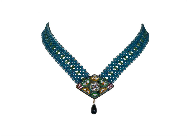 Collana con topazio blu, peridoto, semi di perla, mosaico
