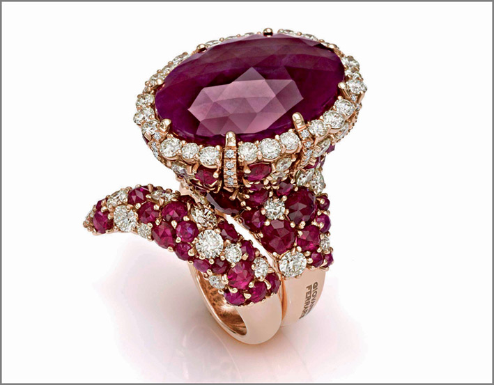 Giovanni Ferraris, collezione Anastasia. Anello in oro rosa, rubini, diamanti