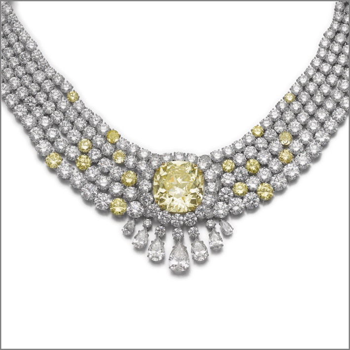 Collana con diamanti bianchi e fancy yellow. Stima 3,4-5,4 milioni di euro