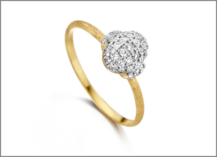 Nanis, anello in oro con pavé di diamanti