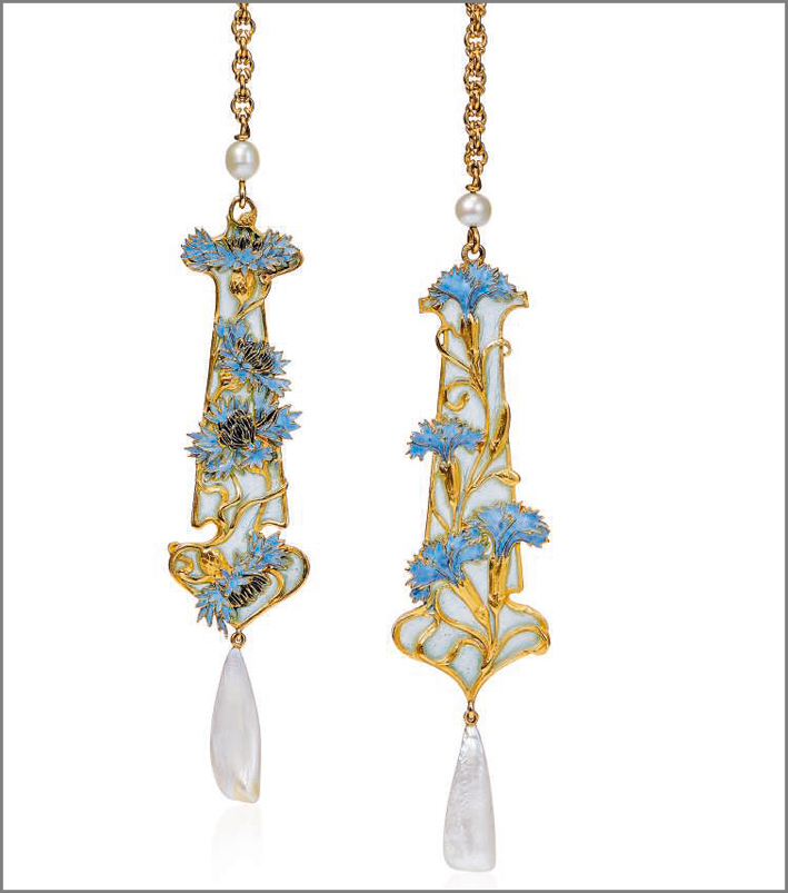 Orecchini di René Lalique, con smalto e perle