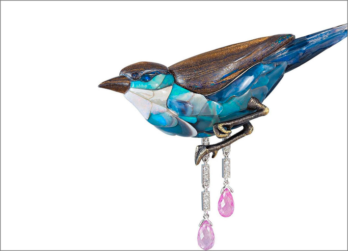 Pendente a forma di uccello: il corpo è un grande opale scolpito
