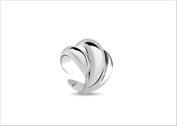 Gomitolo, anello in argento. Prezzo: 480 euro