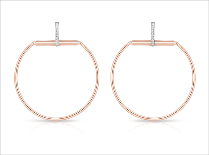 Rose gold earrings with white diamonds