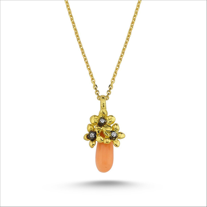 Collana in oro con diamanti e corallo arancio