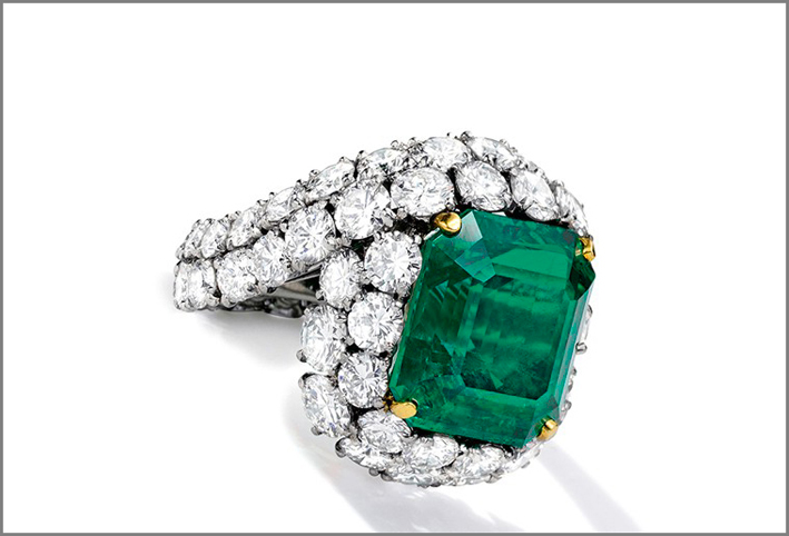 Anello di Cartier con smeraldo colombiano da 14,72 carati e diamanti taglio brillante