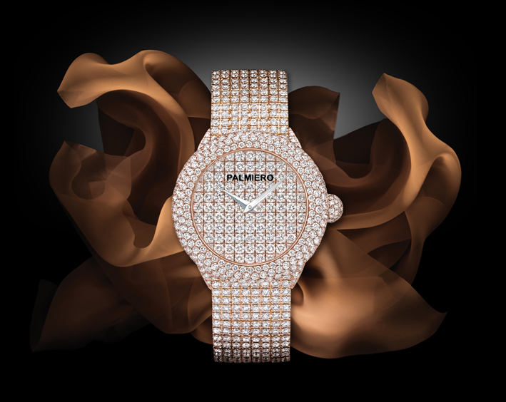 Tiny Watch: orologio gioiello interamente incassato in diamanti bianchi su oro giallo, movimento svizzero