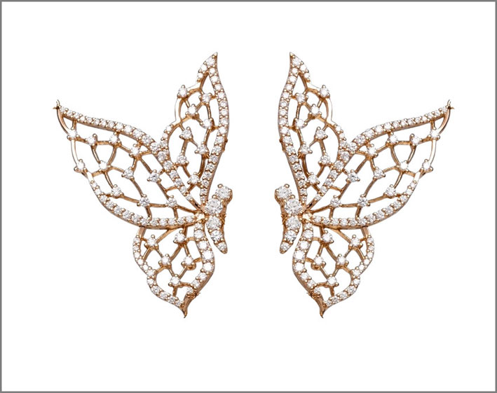 Orecchini in oro rosa e diamanti della collezione Light Wings
