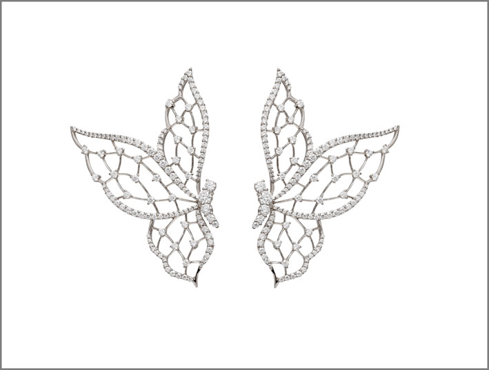 Orecchini in oro bianco e diamanti della collezione Light Wings