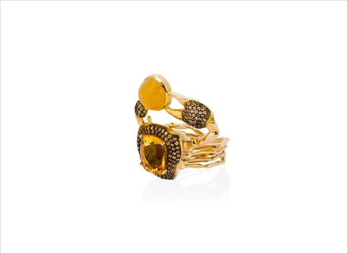Anello Thalasa in oro con diamanti brown, citrino, zaffiri, opale