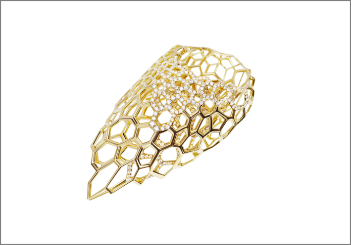 Caspita qué joyas 6 Anello in oro e diamanti, in collaborazione con Zaha Hadid Architects