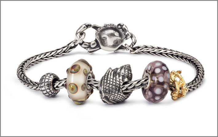 Bracciale con elementi violetti