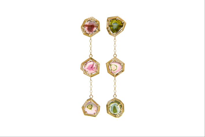 Orecchini pendenti in oro giallo 18 carati, diamanti e tormalina anguria