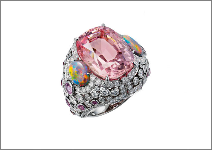 Anello Yoshino in oro bianco, opali, zaffiri rosa, diamanti, morganite di 172 carati