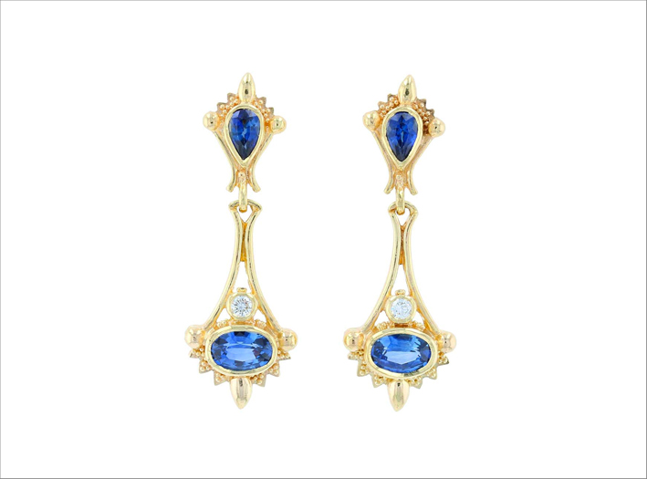 Orecchini in oro 18 carati con zaffiro blu e diamanti