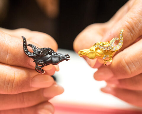Carrera y Carrera, anello a forma di cavallo scomposto. Copyright: gioiellis.com